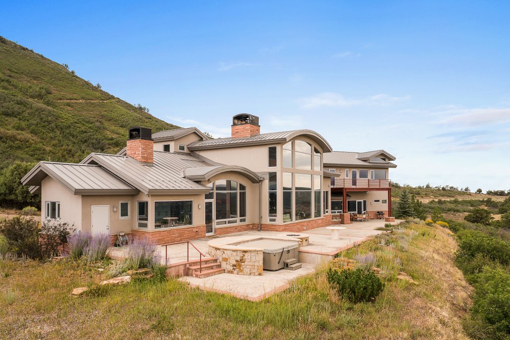 A Beautiful 7,000 SQ. Ft Residence