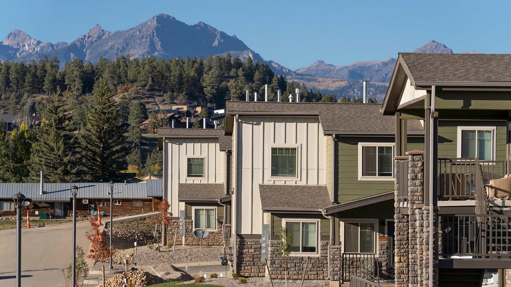Rose Mountain Town Homes
